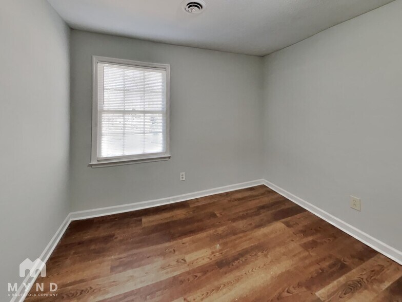 Building Photo - 421 Cabriolet Ct