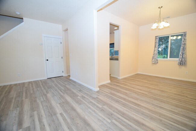 Building Photo - 18528 SW Mcclarey Dr