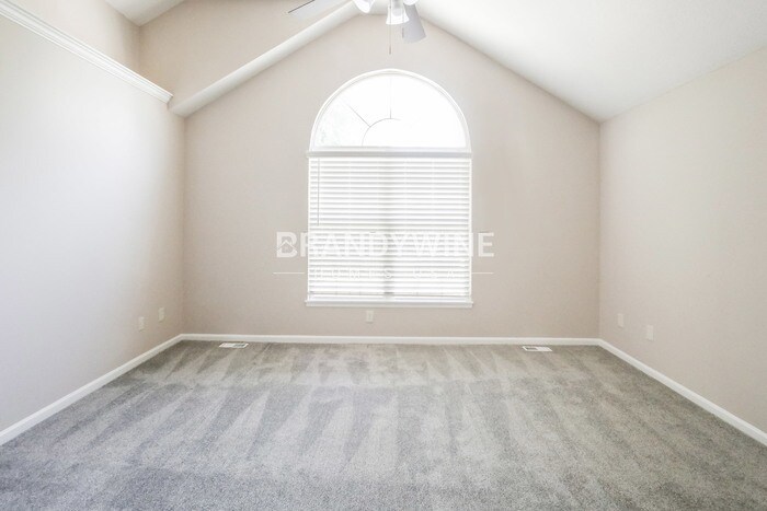 Building Photo - 18709 E 10th Terrace Ct N