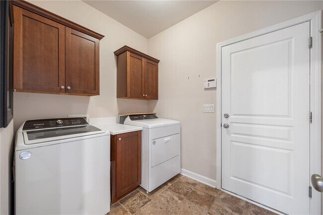 Building Photo - 3365 Tanager Ct