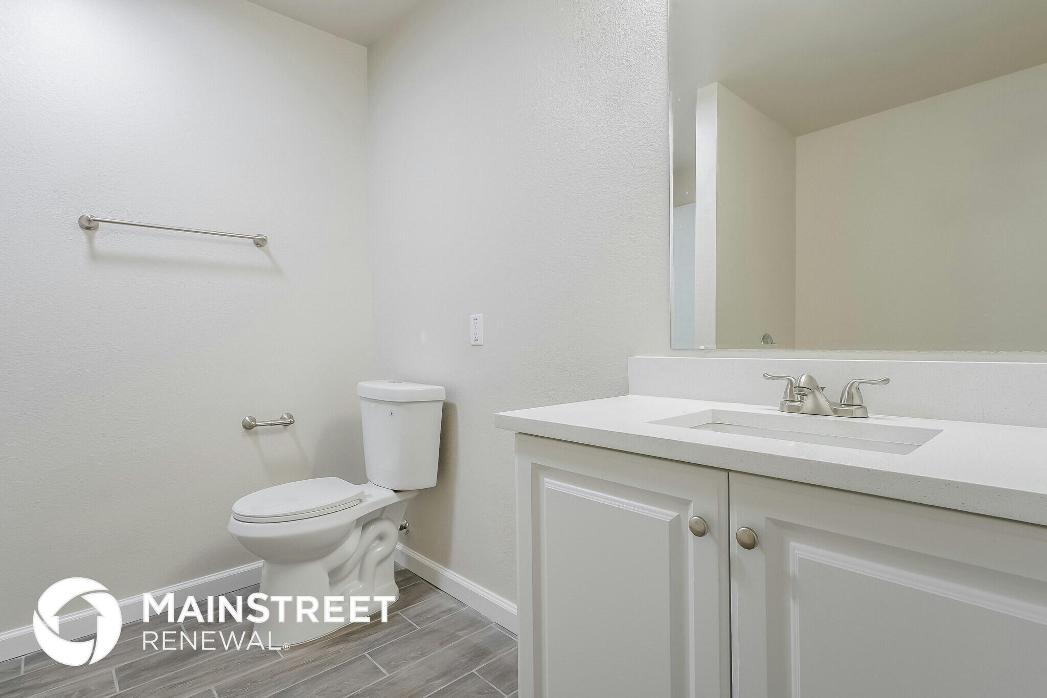 Building Photo - 2213 Midbury Dr