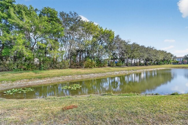 Building Photo - 9041 Silver Glen Way