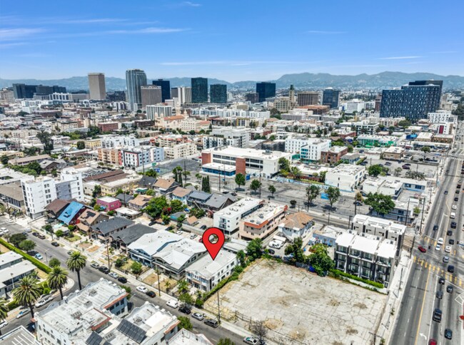 Building Photo - 2627 San Marino St