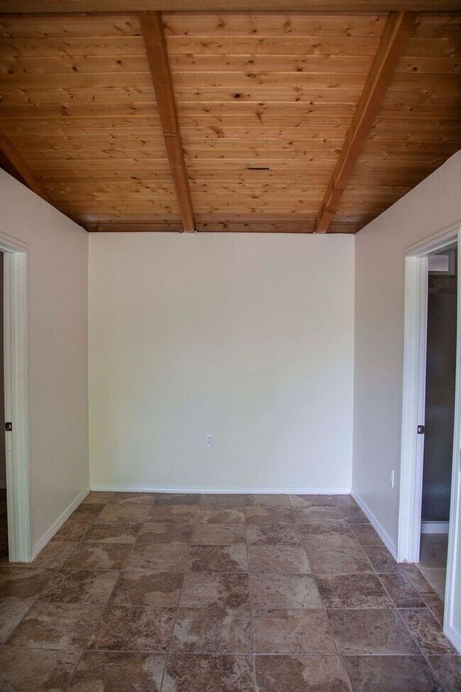 Building Photo - Move In Special, $200 off first months rent for a move in date of June 15th, 2026