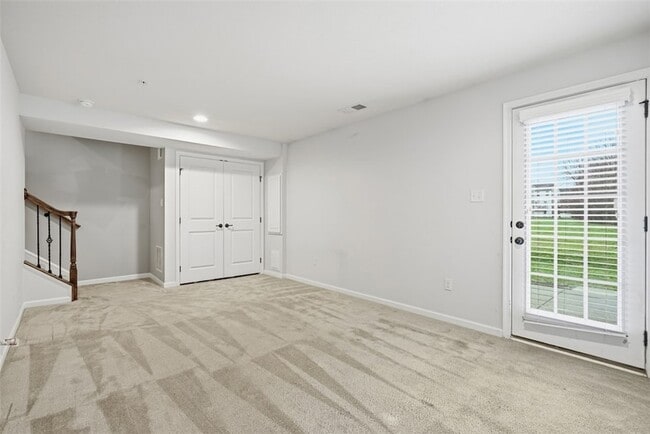 Building Photo - 1204 Pointe View Dr