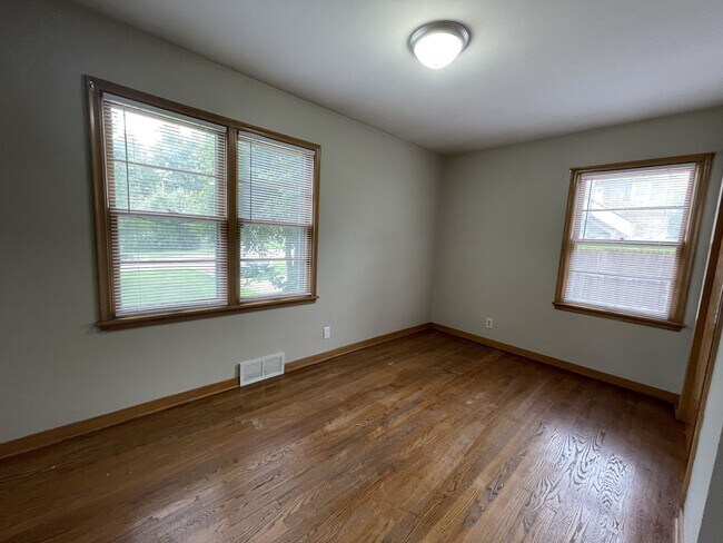 Building Photo - 5015 Marinda St