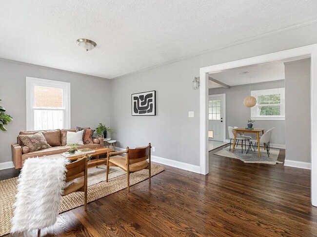 Building Photo - Vintage Charm, Modern Comfort & a Fully Fenced Backyard in Madison