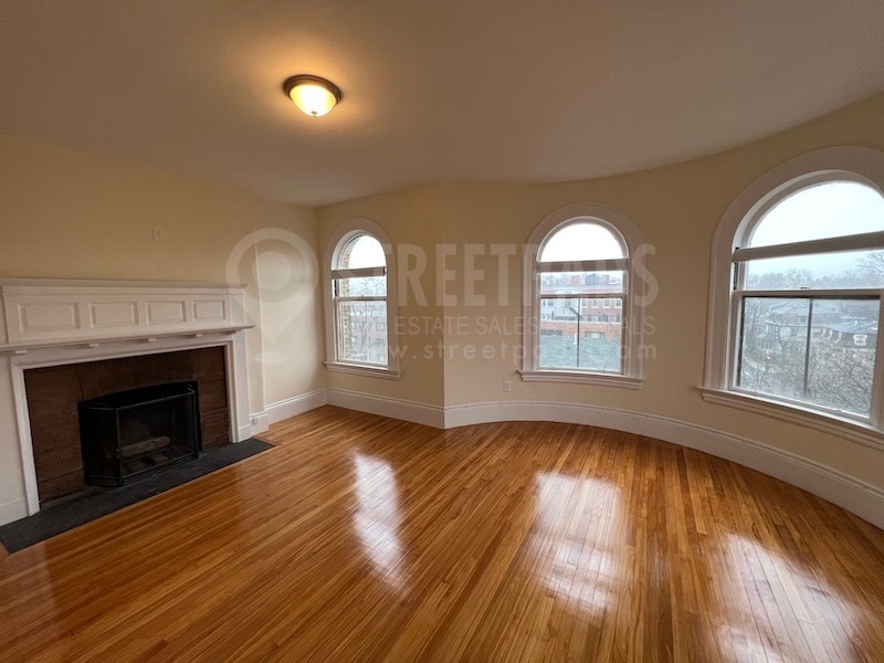 Building Photo - 2 Ware St