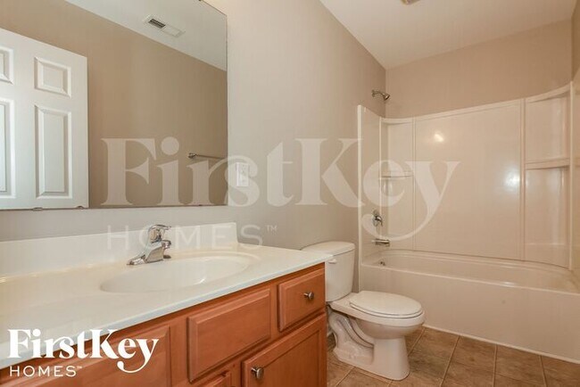 Building Photo - 114 Tilton Dr