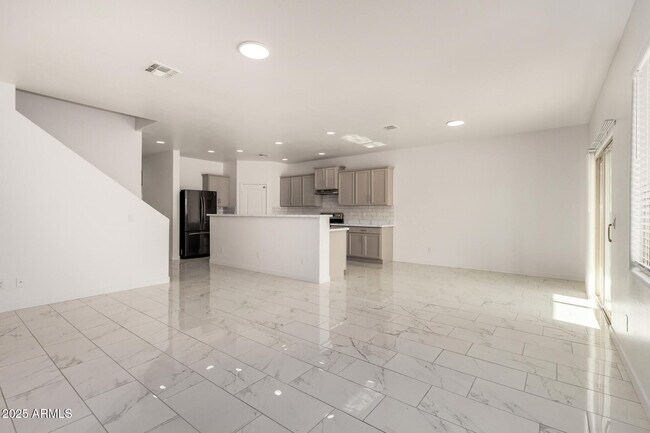 Building Photo - 24409 W Sheraton Ln