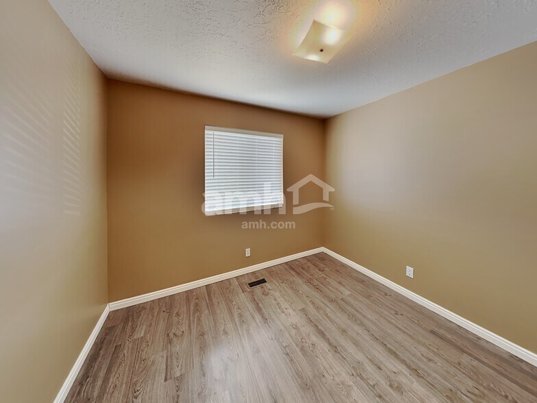 Building Photo - 1886 Juniper Dr