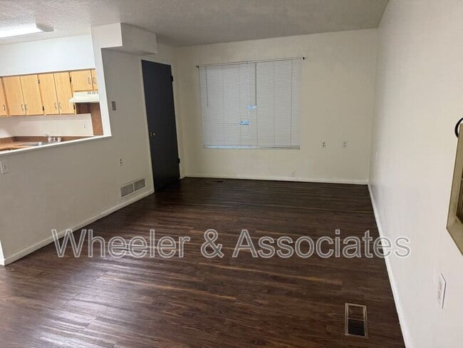 Building Photo - 2650 Jefferson Ave