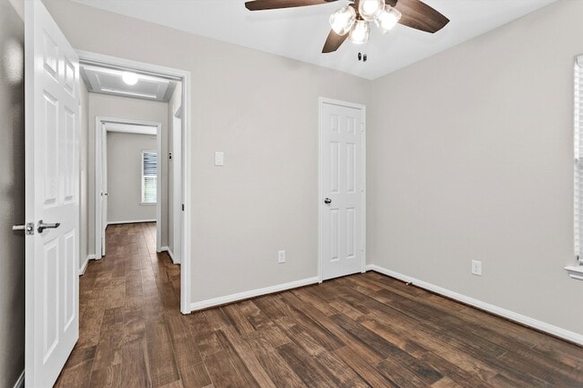 Building Photo - 30822 W Lost Creek Blvd