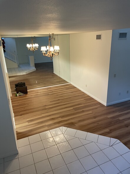 Building Photo - 1321 Calle Lozano