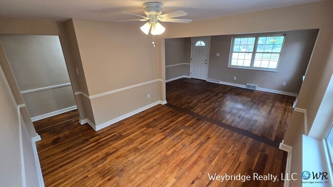 Building Photo - Updated 3 Bedroom 2 Full Bath House in the...