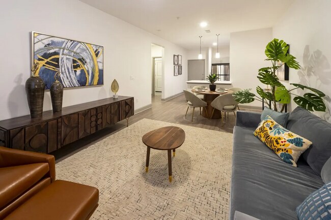 Building Photo - Upper Kirby +$500 off 1/Month!