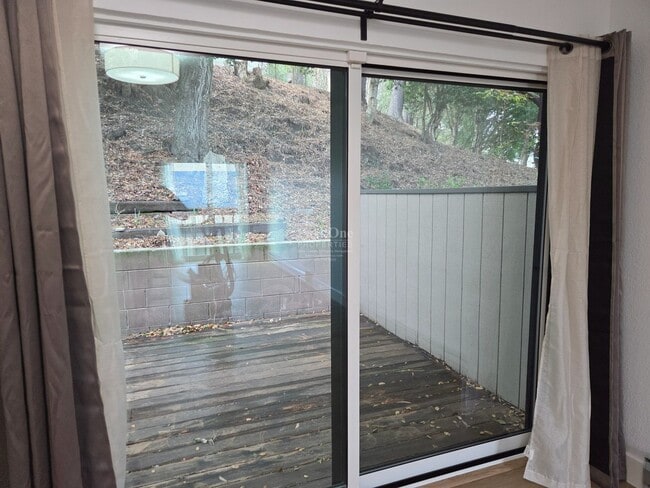 Building Photo - Incredible El Cerrito Hills Townhome