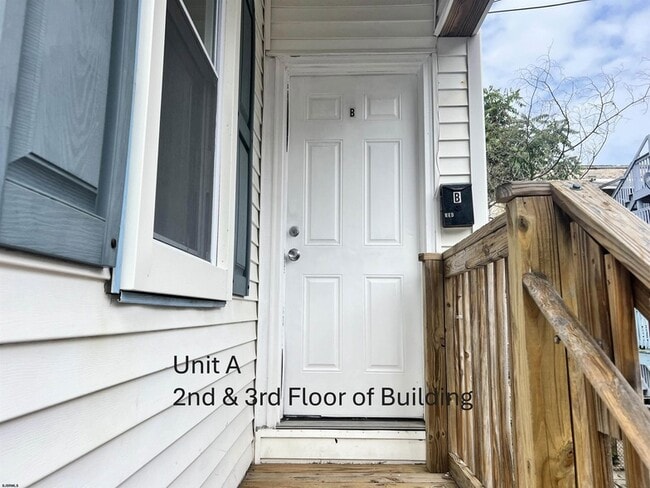 Building Photo - 21 S Spray Ave