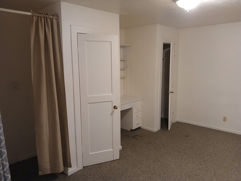 Building Photo - 558 Dameron Dr