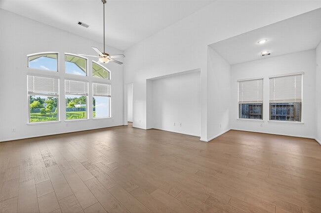 Building Photo - 1527 Munson Valley Rd