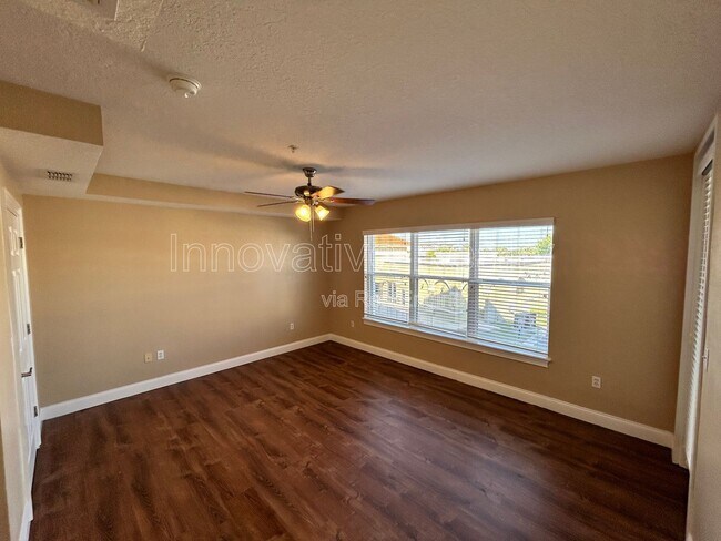 Building Photo - 225 W Seminole Blvd