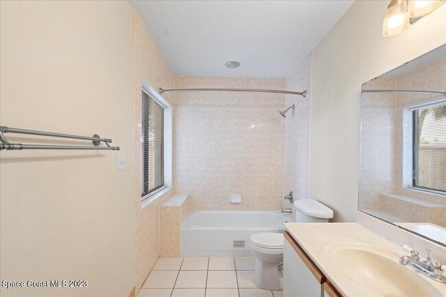 Building Photo - 131 3rd Ave