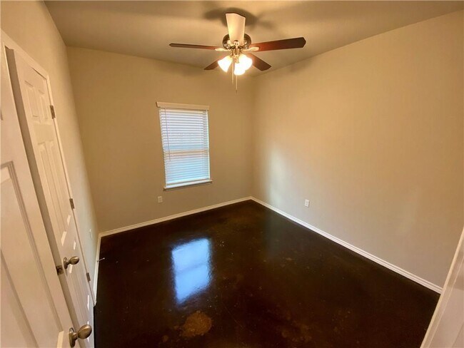 Building Photo - 1505 Lucille St