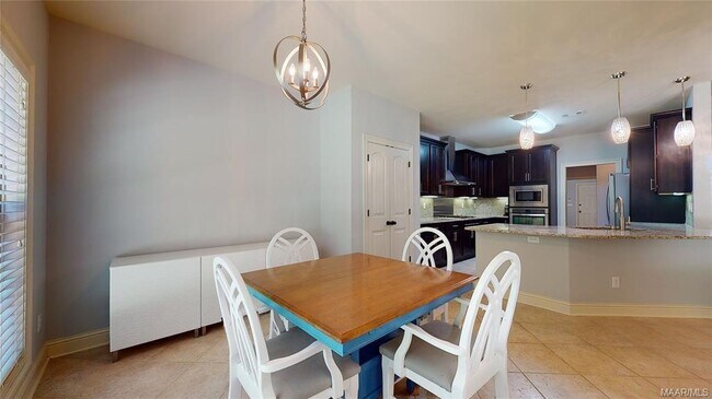 Building Photo - 9131 Thetford Way