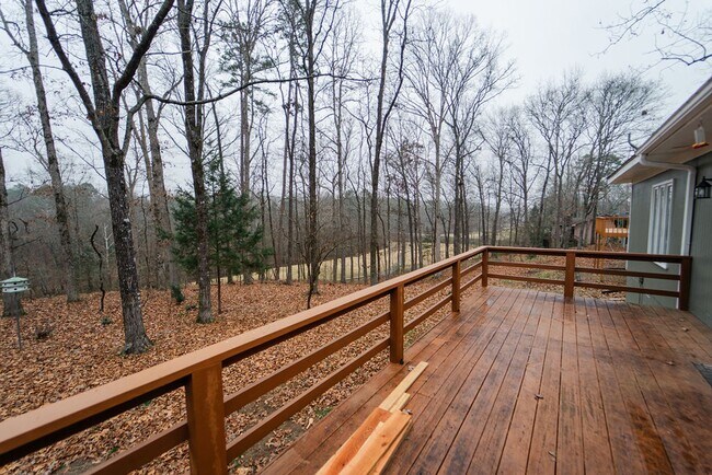 Building Photo - Beautiful Newly Remodeled Home on the Desoto Golf Course! A large landscaped lot with beautiful v...