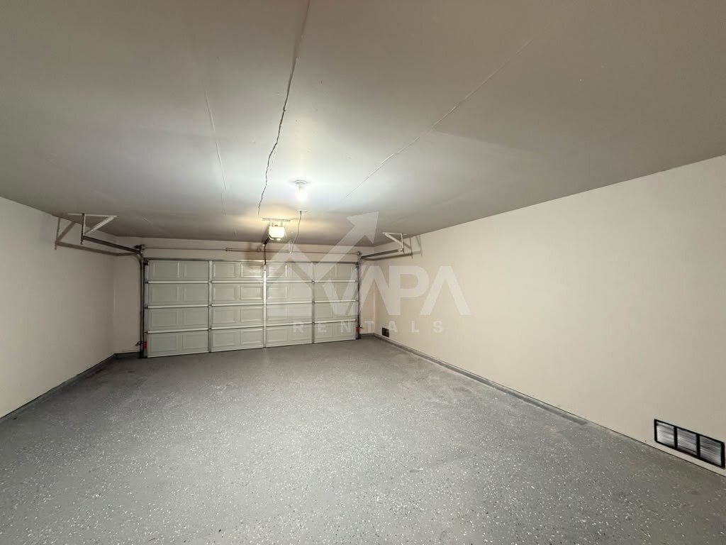 Building Photo - 209 High Oak