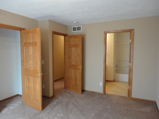 Building Photo - 5498 Bastian Blvd