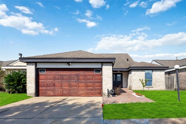Primary Photo - 6210 Gladewell Dr