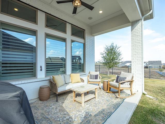 Building Photo - 2325 Offerande Dr