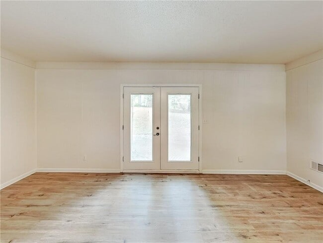 Building Photo - 3908 Bellair Dr