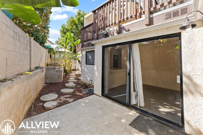 Building Photo - 255 Avenida Montalvo
