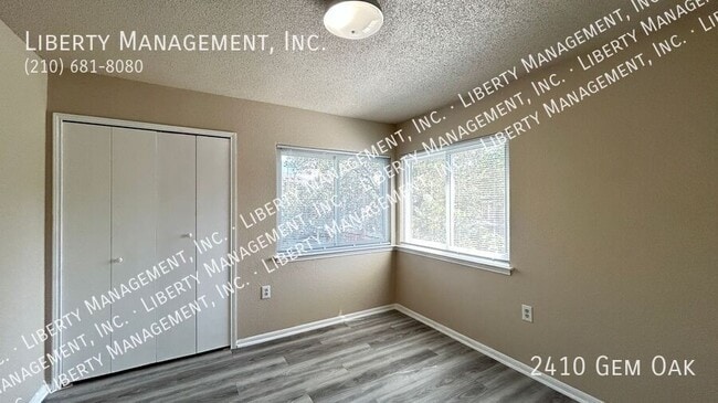 Building Photo - 2410 Gem Oak