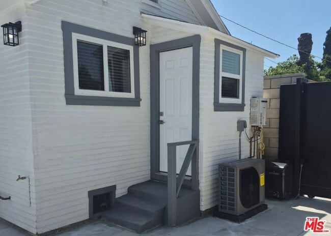Building Photo - 3679 3rd Ave