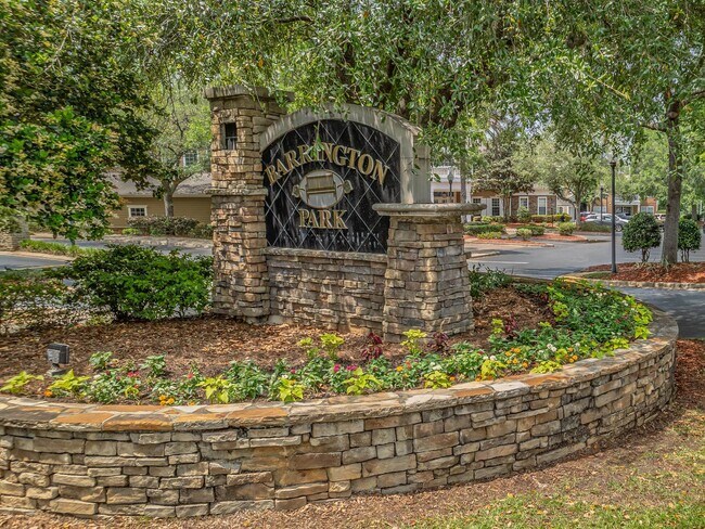 Building Photo - 2801 Chancellorsville Dr