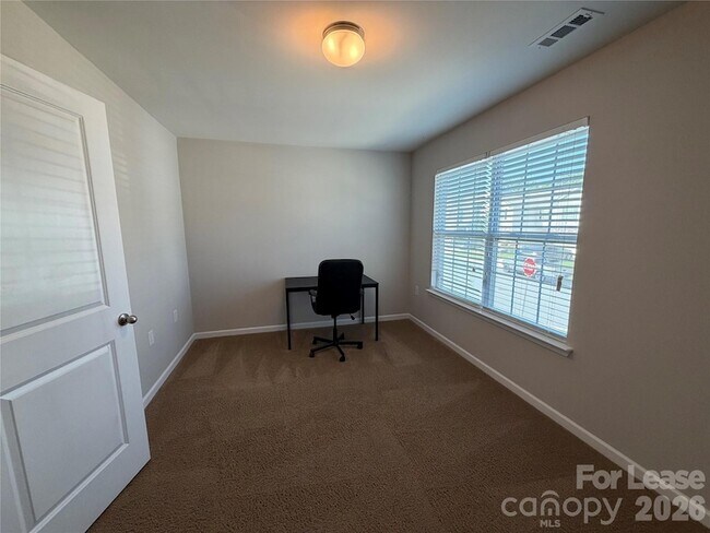 Building Photo - 4265 Long Arrow Dr