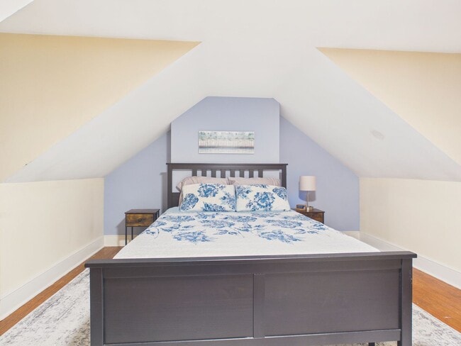 Building Photo - Charming Single Family Home on Grand St w/ Bonus 3rd Room