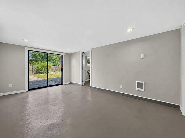 Building Photo - 7924 13th Ave SW