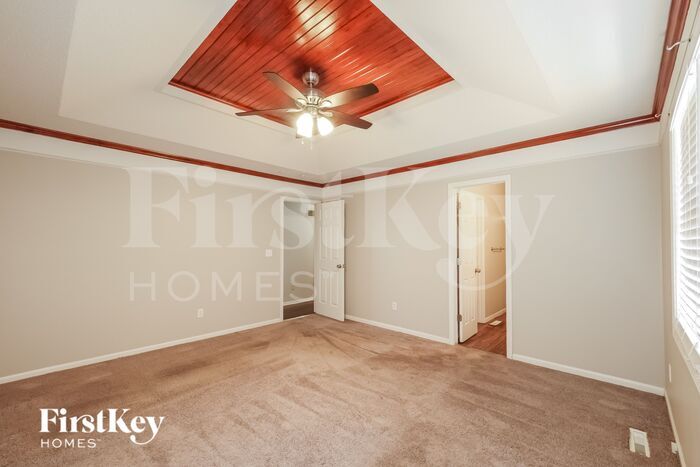 Building Photo - 305 W Laredo Trail