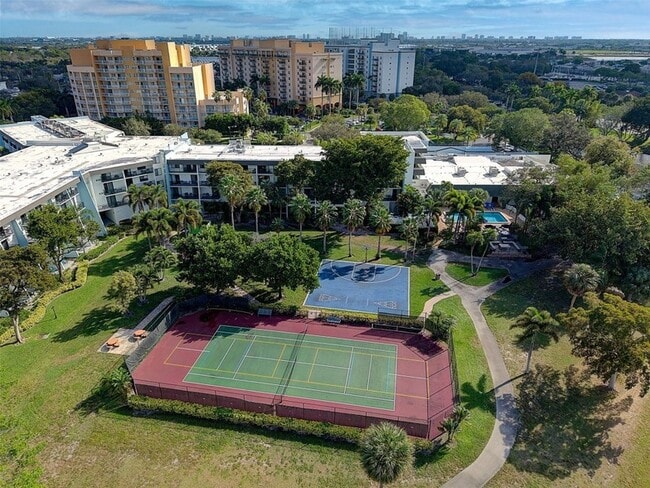 Building Photo - 3080 N Course Dr