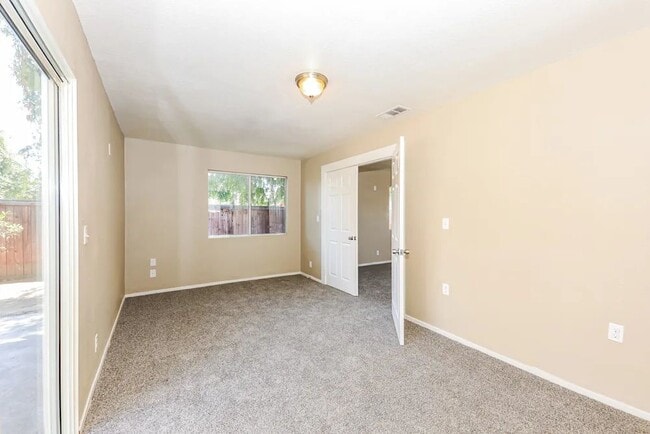 Building Photo - 6951 Malibu Dr