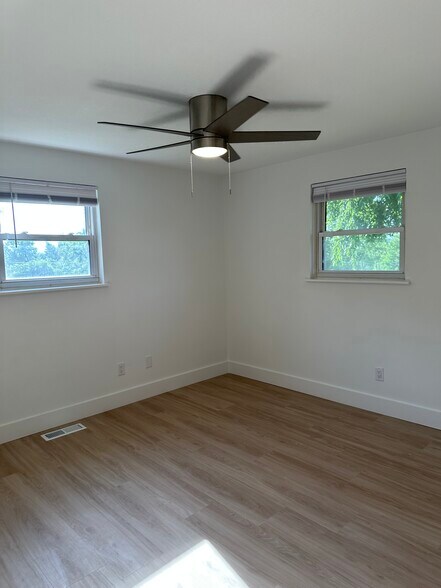 Bedroom 2 - 33 Oakley Dogwood Dr