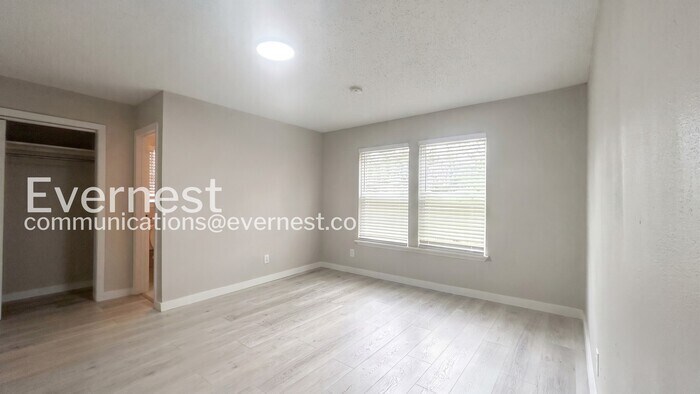 Building Photo - 1224 Plum St