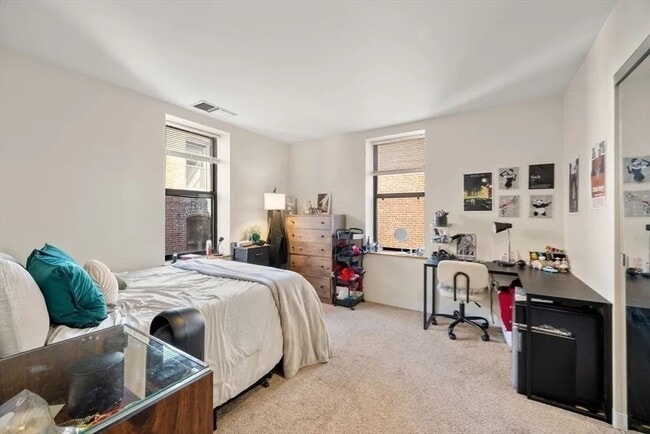 Building Photo - 95 Gainsborough St