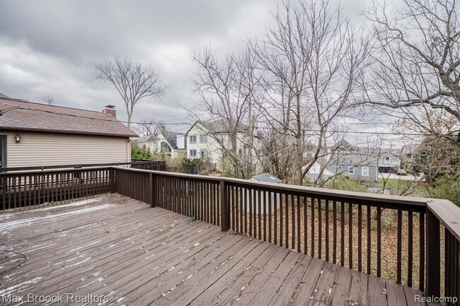 Building Photo - 5528 Sunnycrest Dr