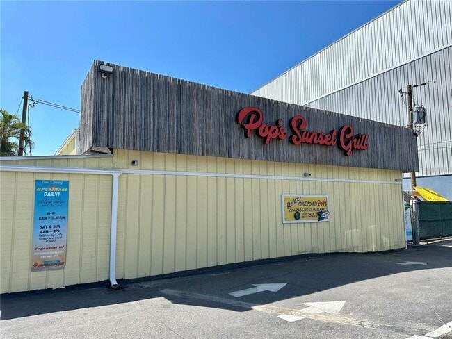 Building Photo - 210 Albee Rd W