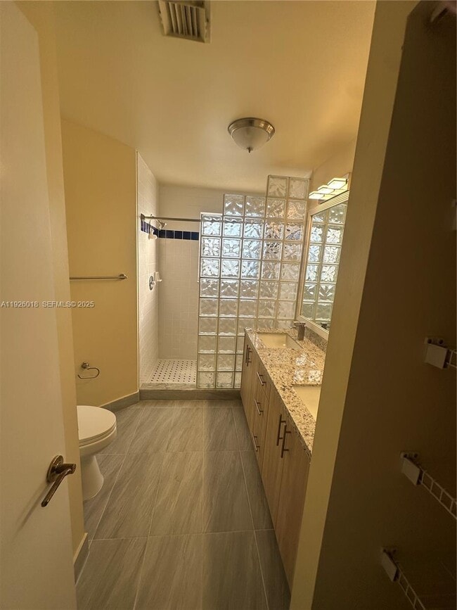 Building Photo - 6839 NW 69th Ct